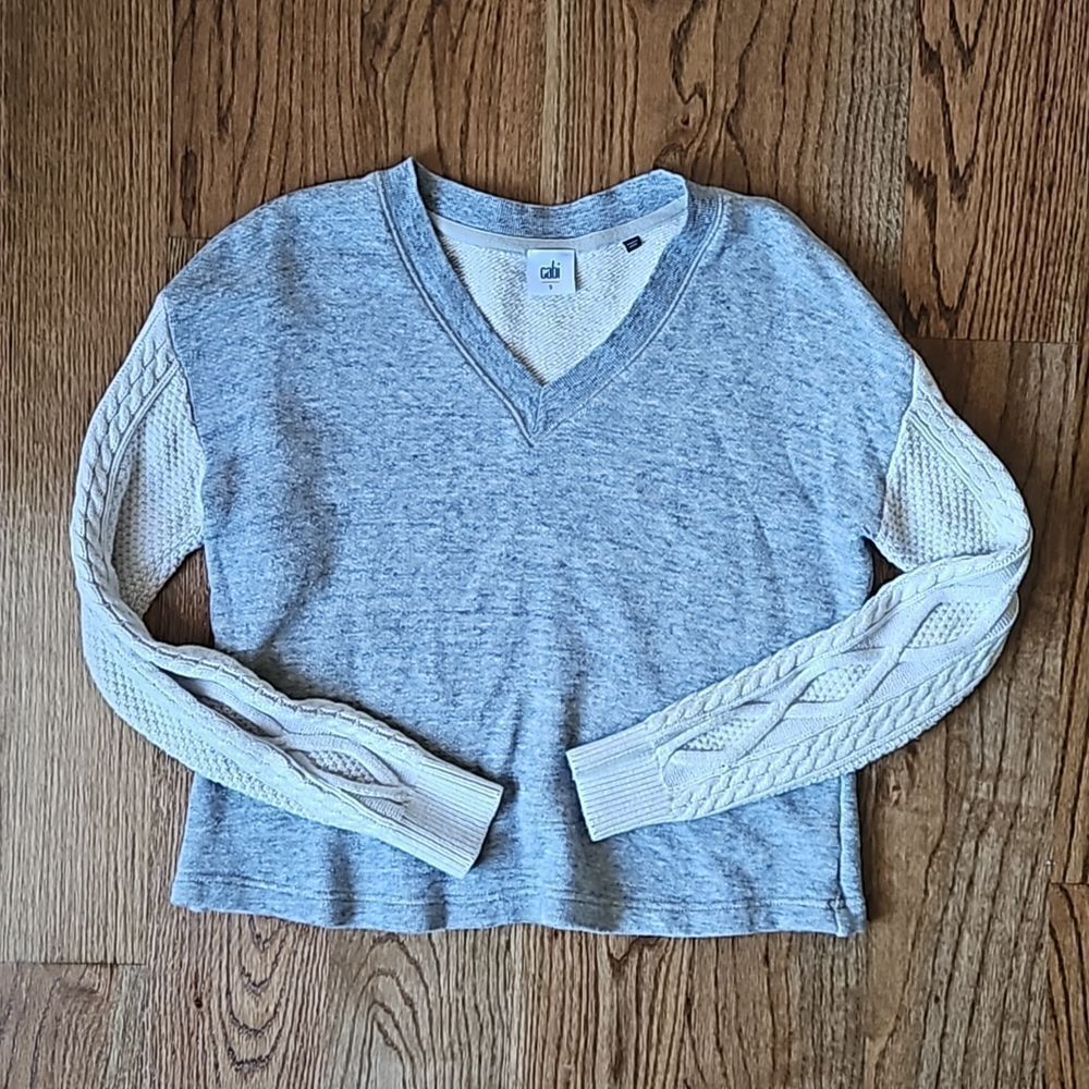 CABI Heather Gray V Neck Sweater with Cream Cable Knit Sleeves, Size Small